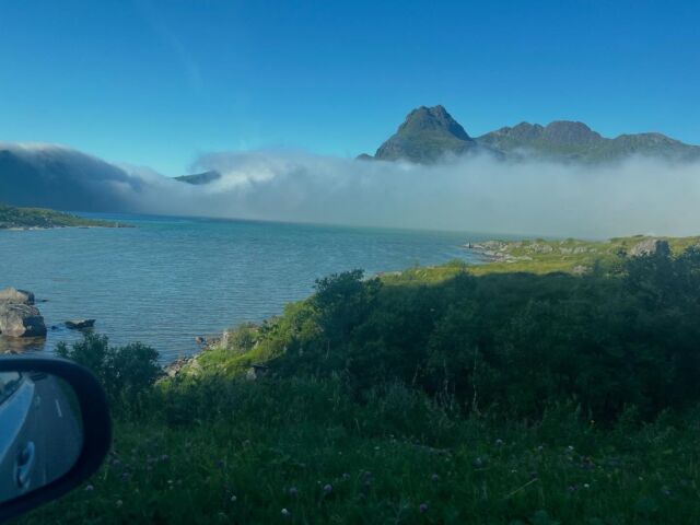 Weather changes extremely fast in Lofoten… Like in 10 minutes! From no wind and 25°C and a small line of clouds at the horizon to 7Bft and a 10°C temperature drop. And to be in a kajak i a fjord when it happens is something you won’t easily forget… This is exactly what I was warned for when I was planning this part of my journey, to Lofoten . Yet, it it still beyond imagination when it actually happens. I was pretty surprised by this force of nature. But, kind of proud of how I handled the situation. Never took I any uncontrollable risks, managed to get me to a beach and I abandonned the rest of my trip. New chances tomorrow… I am not long done yet in kajak paradise! And isn’t this exactly what I was looking for in my journey? Beauty, power and wisdom of nature??? adventureacademynordic 
outnorth urbergskandinavien 
roswi_sportoutdoor scarpanordic victorinox 
#adventureacademy
#adventureacademysweden
#outnorth #urberg #hydroflask #scarpa #victorinox #darntough #optimusstove #balticlifejackets #kajaksidan #petzl #blizzwool #klätterverketgasverket #scandicdowntowncamper #granitbiten #roswisportsoutdoor
