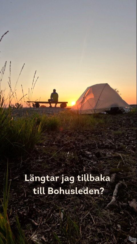 På 14 dagar gick jag den 10/7-23/7 hela Bohusleden.

Många fina tältnätter blev det. Efter cirka 40 km promenerande första dagen slog jag läger vid vindskyddet i Skatås. Inte tråkigt!! 

#outnorth #urberg #hydroflask #scarpa #victorinox #darntough #optimusstove #balticlifejackets #kajaksidan #petzl #blizzwool #klätterverketgasverket #scandicdowntowncamper #granitbiten #roswisportsoutdoor #bohuslän #life #skatås #skatåsryggar #vandra #utsikt