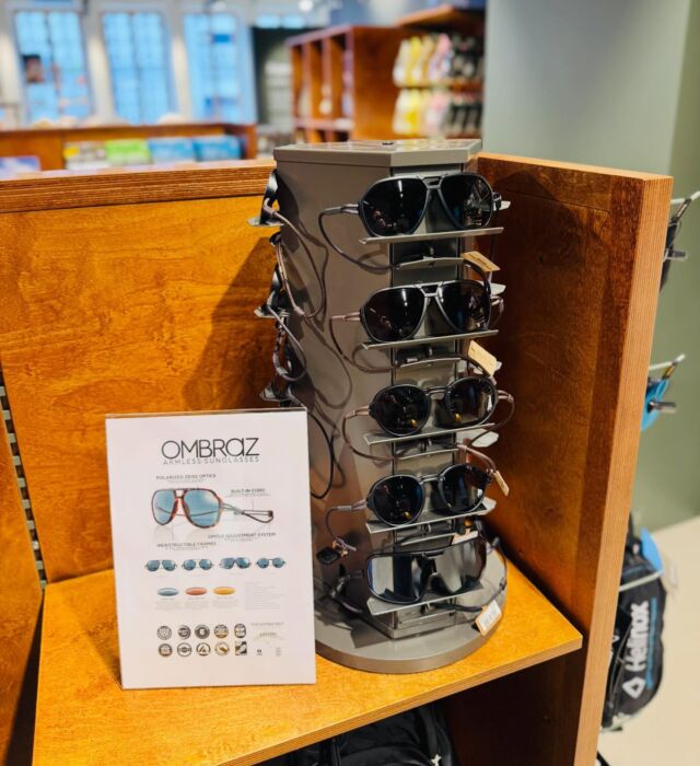 Världspremiär! 🎉 Eller, typ. 😛Nordenpremiär är det i alla fall, den nya @naturkompaniet_nk -butiken blir först ut med Ombraz. 😎👌 #granitbiten #ombrazsunglasses #naturkompaniet #nordiskakompaniet